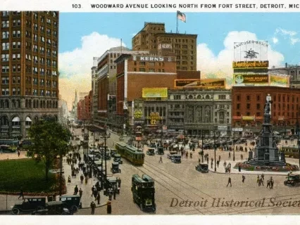 Postcard - Woodward Avenue Looking North From Fort Street, Detroit, Mich.