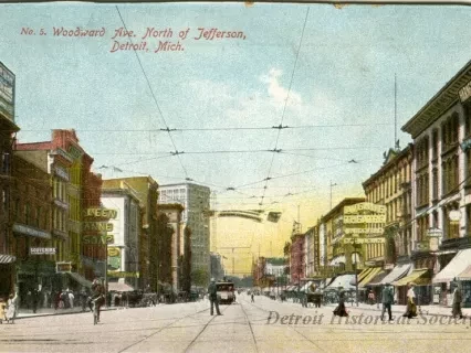 Postcard - Woodward Ave. North of Jefferson, Detroit, Mich.