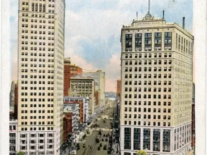 Postcard - Eaton Tower and Woodward Avenue. Detroit, Mich.