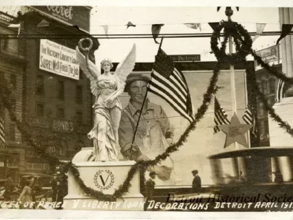 Postcard - Angel of Peace V Liberty Loan Decorations, Detroit, April 1919