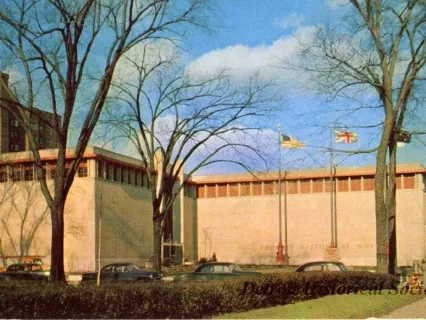 Postcard - The Detroit Historical Museum