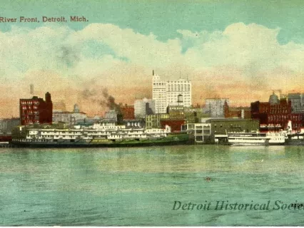 Postcard - River Front, Detroit, Mich.