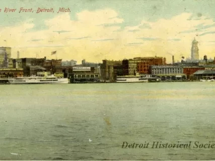 Postcard - The River Front, Detroit, Mich.
