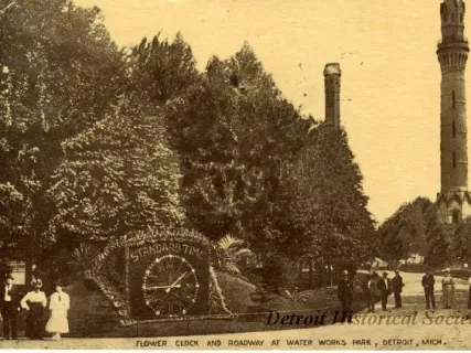 Postcard - Flower Clock and Roadway at Water Works Park, Detroit, Mich.