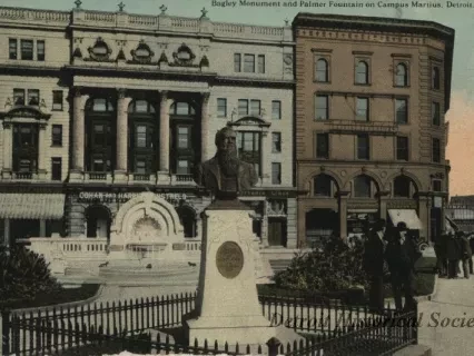 Postcard - Bagley Monument and Palmer Fountain on Campus Martius. Detroit, Mich