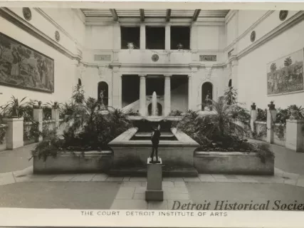 Postcard - The Court, Detroit Institute of Arts - The Court Detroit Institute of Arts