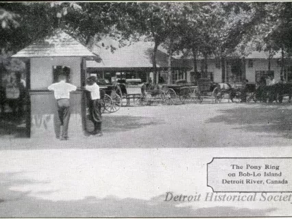 Postcard - The Pony Ring on Bob-Lo Island, Detroit River, Canada.