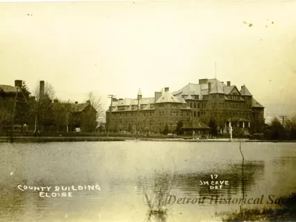 Postcard - County Building, Eloise - County Building Eloise