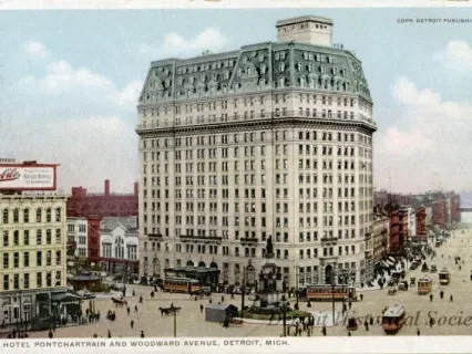Postcard - Hotel Pontchartrain and Woodward Avenue, Detroit, Mich.