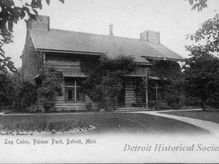 Postcard - Log Cabin, Palmer Park, Detroit, Mich.