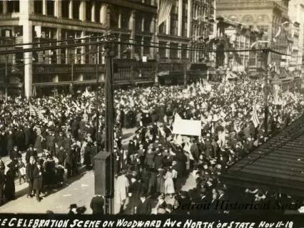 Postcard - Peace Celebration Scene on Woodward Ave North of State, Nov 11-18