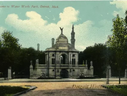 Postcard - Entrance to Water Works Park, Detroit, Mich.