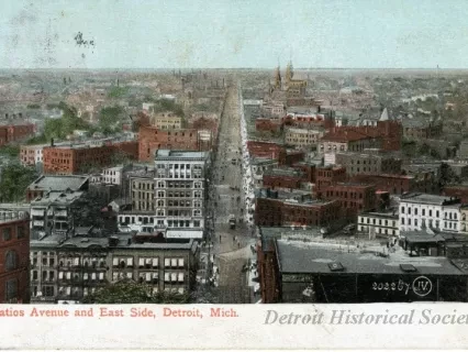 Postcard - Gratios [sic] Avenue and East Side, Detroit, Mich.