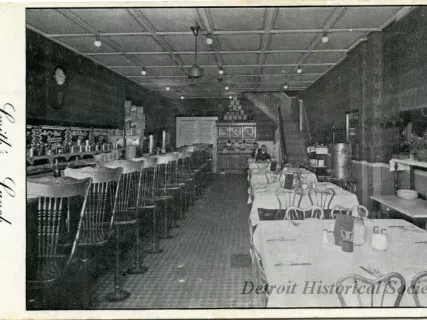 Postcard - Smith's Lunch, 111 Bates Street, Detroit, Mich.
Good Meals at All Hours and Good Rooms.