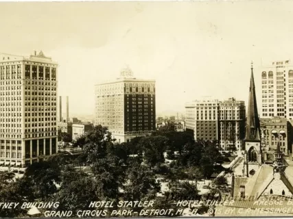 Postcard - Grand Circus Park - Detroit, Mich.