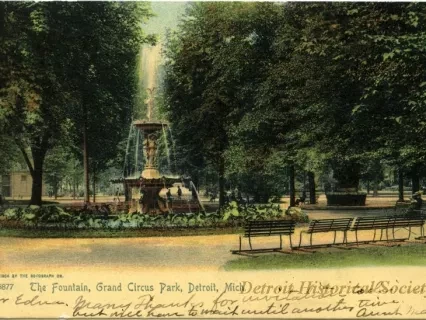 Postcard - The Fountain, Grand Circus Park, Detroit, Mich.
