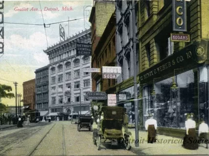 Postcard - Gratiot Ave., Detroit, Mich.