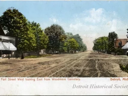 Postcard - Fort Street West looking East from Woodmere Cemetery. Detroit, Mich.