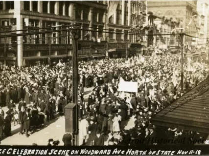 Postcard - Peace Celebration Scene on Woodward Ave North of State, Nov 11-18