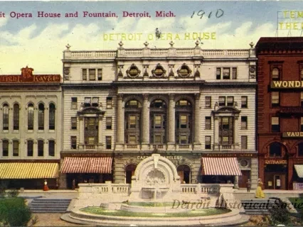 Postcard - Detroit Opera House and Fountain, Detroit, Mich.