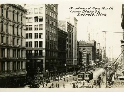 Postcard - Woodward Ave. North from State St. Detroit, Mich.