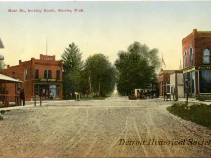 Postcard - Main St., looking South, Warren, Mich.