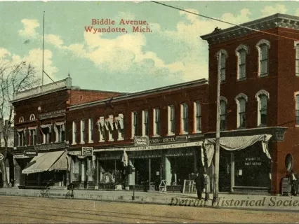 Postcard - Biddle Avenue, Wyandotte, Mich.