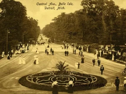 Postcard - Central Ave., Belle Isle, Detroit, Mich.