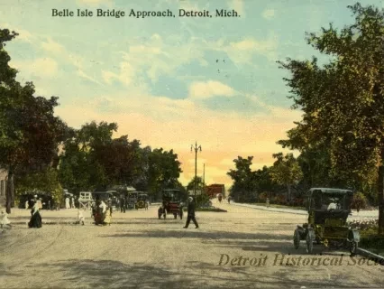 Postcard - Belle Isle Bridge Approach, Detroit, Mich.
