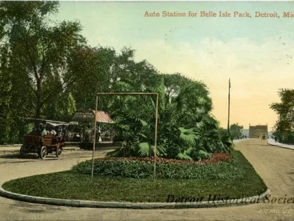 Postcard - Auto Station for Belle Isle Park, Detroit, Mich.