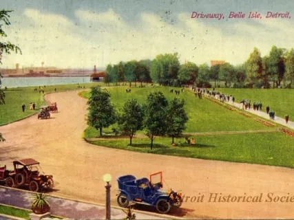 Postcard - Driveway, Belle Isle, Detroit, Mich.