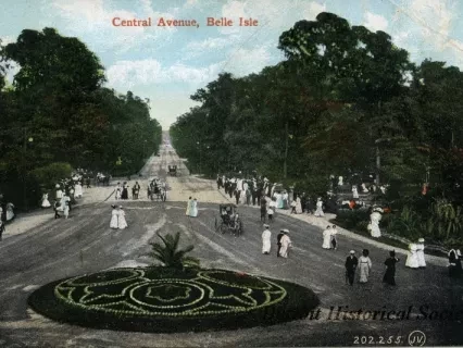 Postcard - Central Avenue, Belle Isle