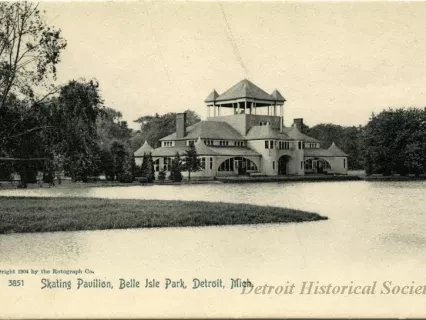 Postcard - Skating Pavilion, Belle Isle Park, Detroit, Mich.