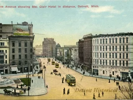 Postcard - Monroe Avenue showing Ste. Clair Hotel in distance, Detroit, Mich.