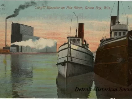Postcard - Cargill Elevator on Fox River, Green Bay, Wis.