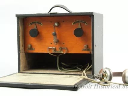 Radio, Crystal