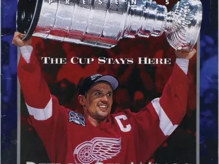 Magazine - Sports Illustrated Presents, The Cup Stays Here, Detroit Red Wings 1997-98 Stanley Cup Champions