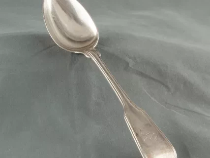 Spoon, Eating