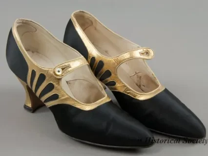 Shoe