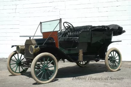 Automobile - 1911 Model T Ford Touring Car