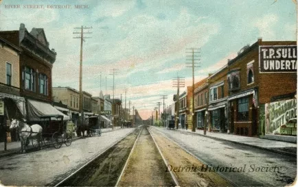 Postcard - River Street, Detroit, Mich.