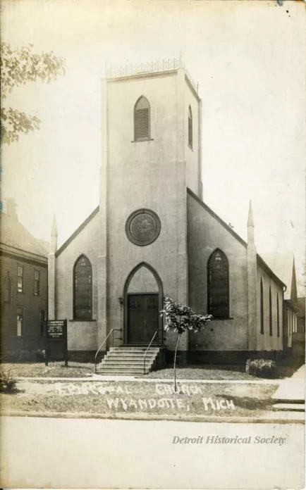 Postcard - Episcopal Church, Wyandotte, Mich.