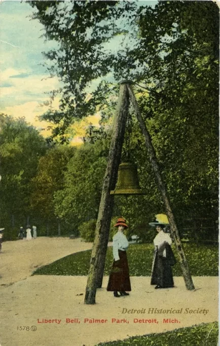Postcard - Liberty Bell, Palmer Park, Detroit, Mich.