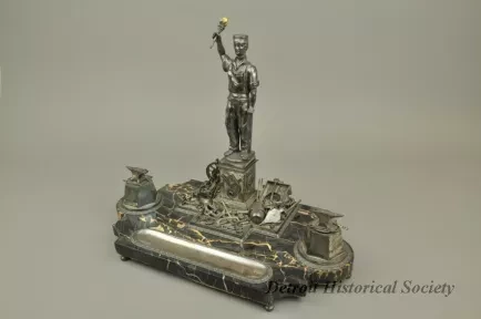 Desk Set - Inkwell