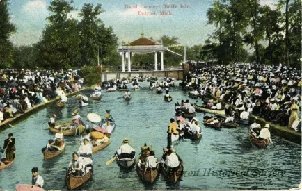 Postcard - Band Concert, Belle Isle, Detroit, Mich.