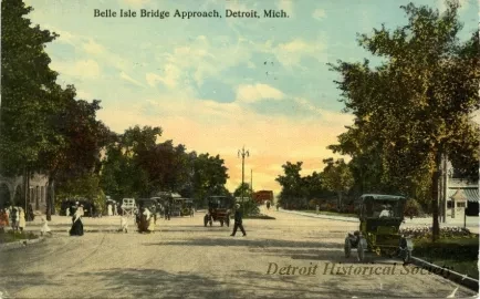 Postcard - Belle Isle Bridge Approach, Detroit, Mich.