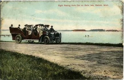 Postcard - Sight Seeing Auto Car on Belle Isle, Detroit, Mich.