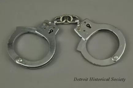 Handcuff