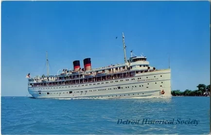 Postcard - S.S. SOUTH AMERICAN On The Detroit River