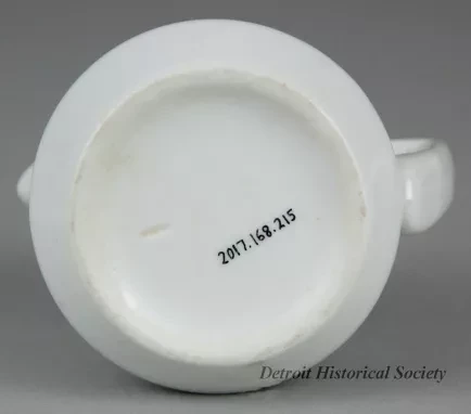 Pitcher, Cream